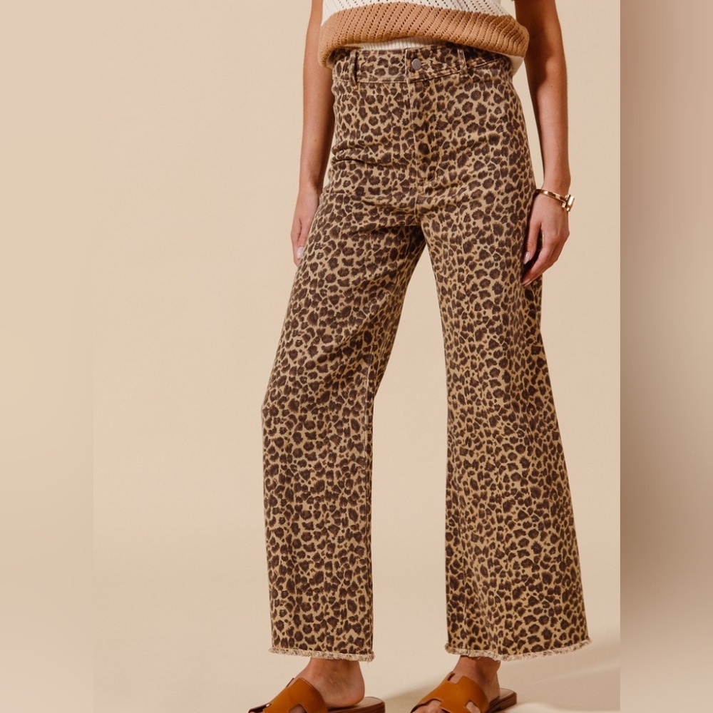 Last Day ♡ SO ME Mid Rise Leopard Twill Frayed Hem Wide Leg Pants - Picture 3 of 9